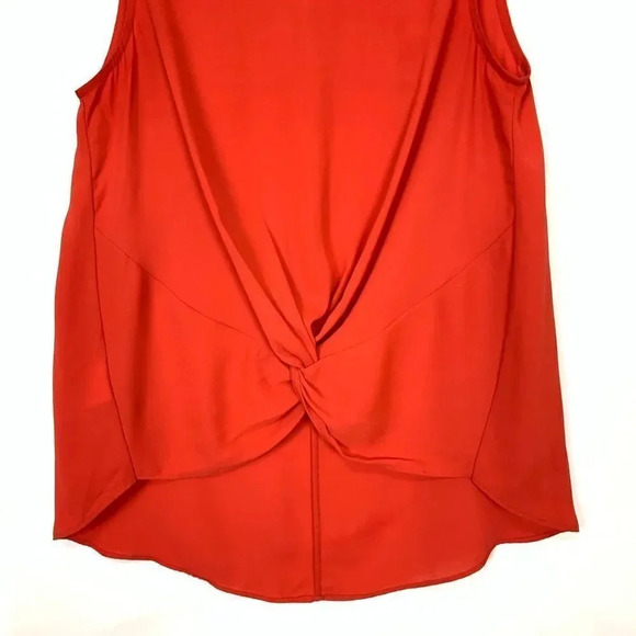BCBGeneration Front Knot Tank - Picture 4 of 8